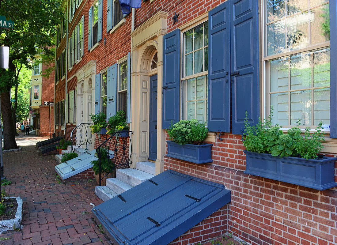 Contact - Historic Townhouse on Pine Street in Old Town Philadelphia, Pennsylvania